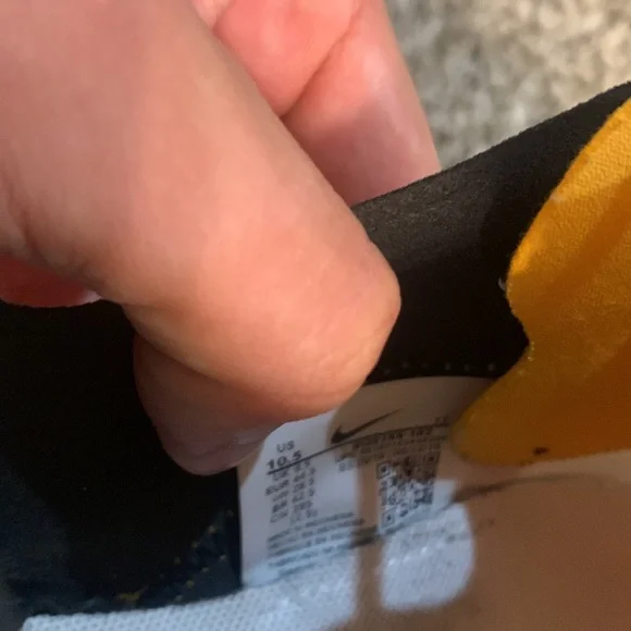 Nike React Element 55- White black yellow and neon orange/red running shoe - Picture 7 of 7